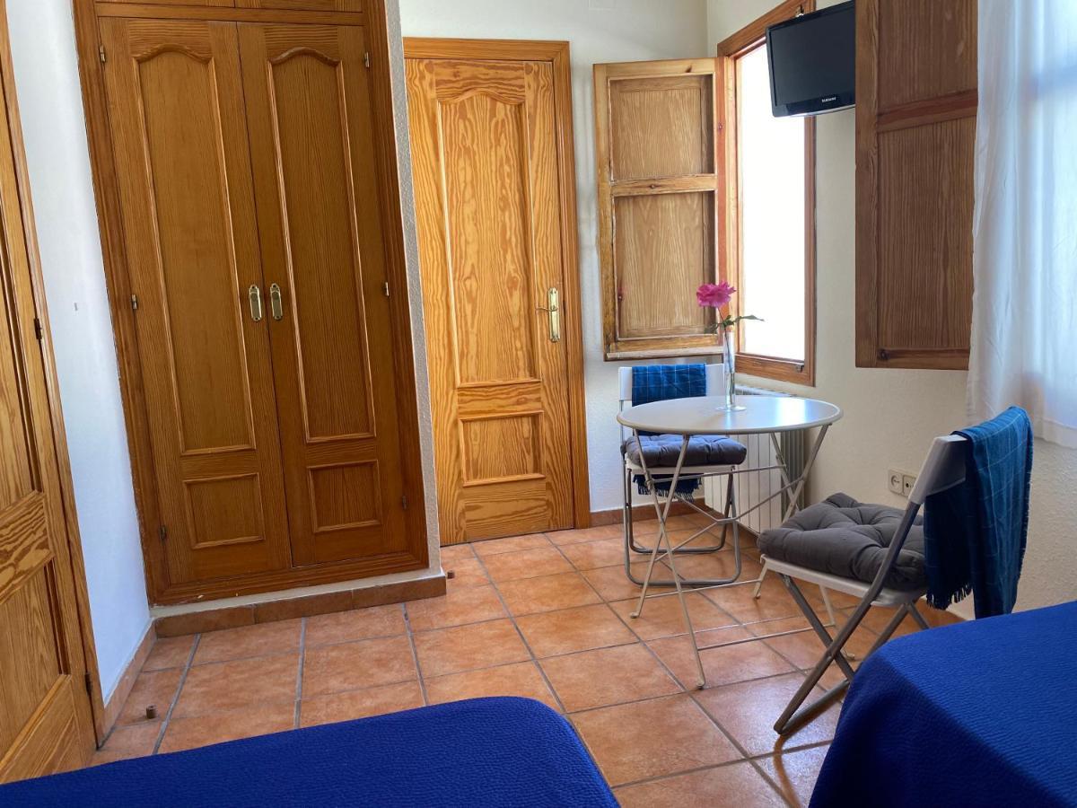 מאלגה Hostal Moscatel מראה חיצוני תמונה
