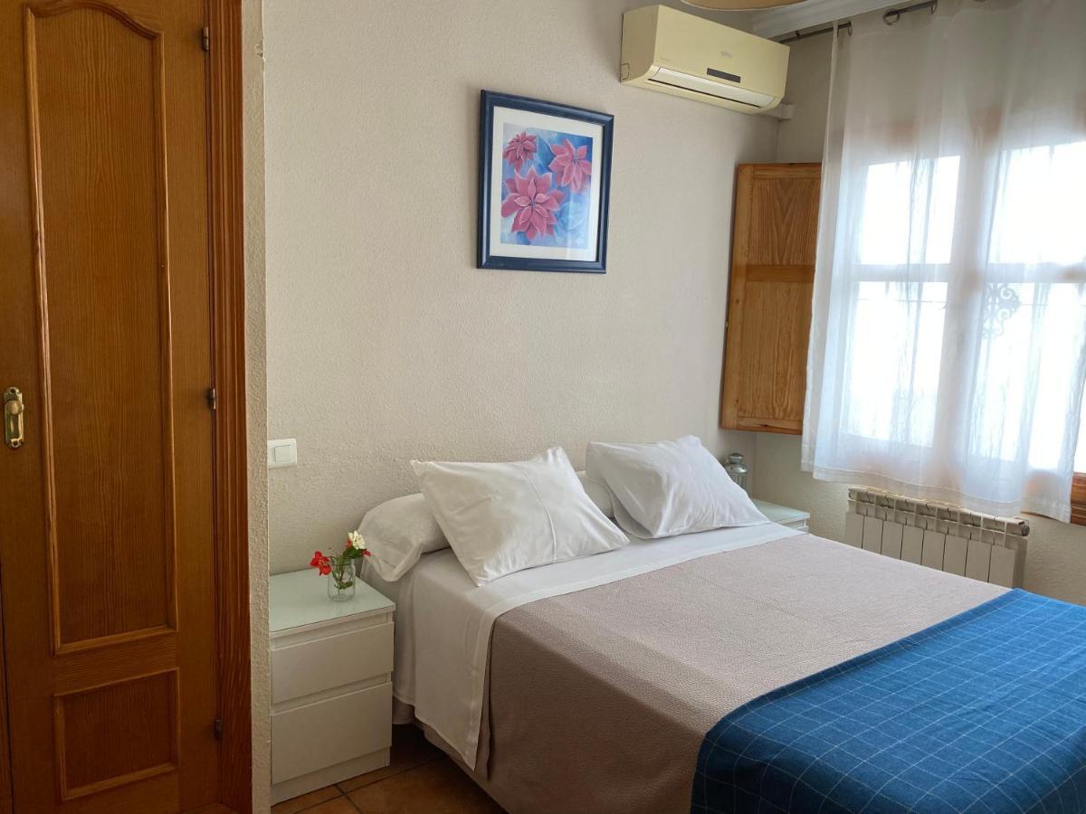 מאלגה Hostal Moscatel מראה חיצוני תמונה