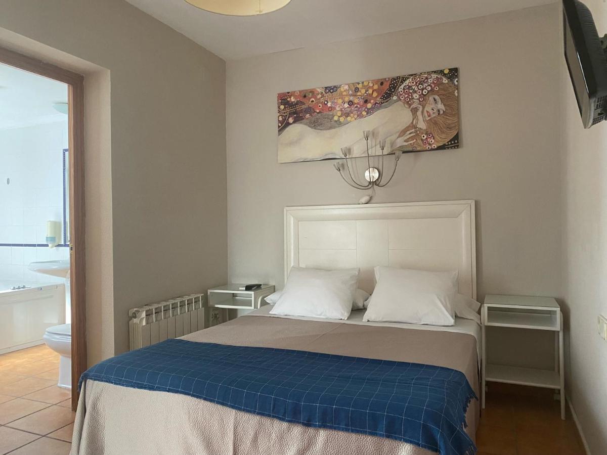 מאלגה Hostal Moscatel מראה חיצוני תמונה