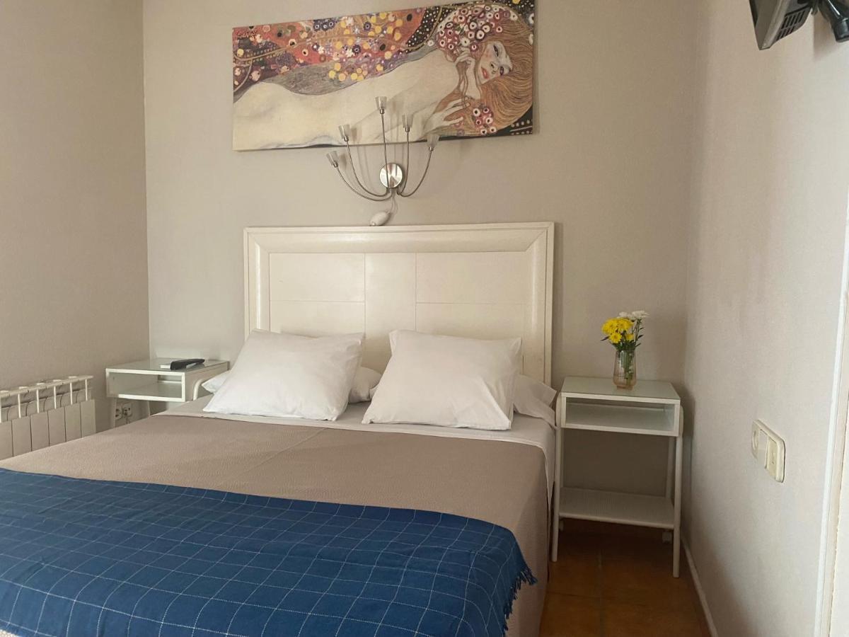 מאלגה Hostal Moscatel מראה חיצוני תמונה