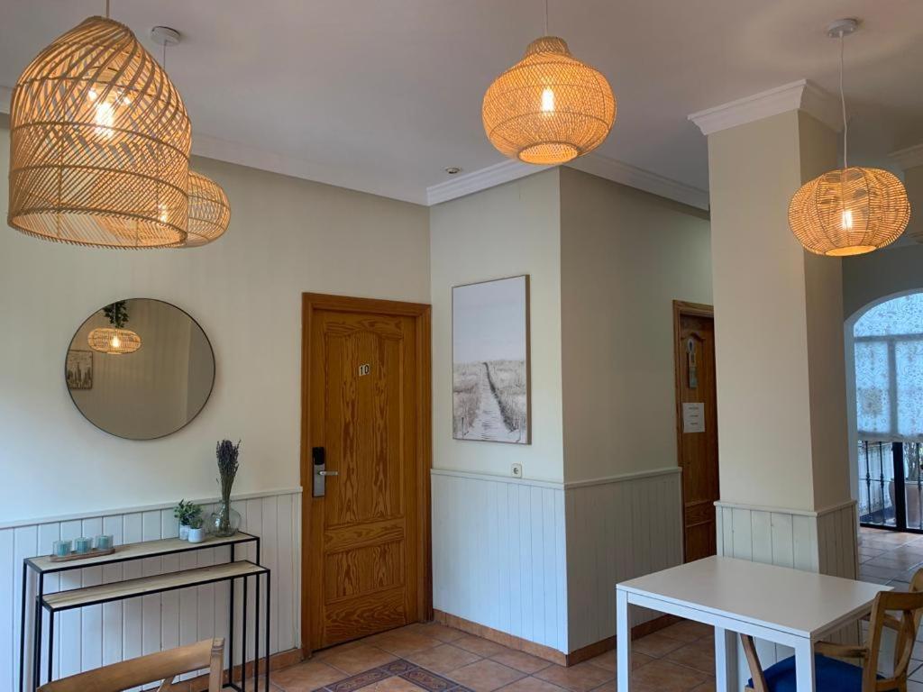 מאלגה Hostal Moscatel מראה חיצוני תמונה